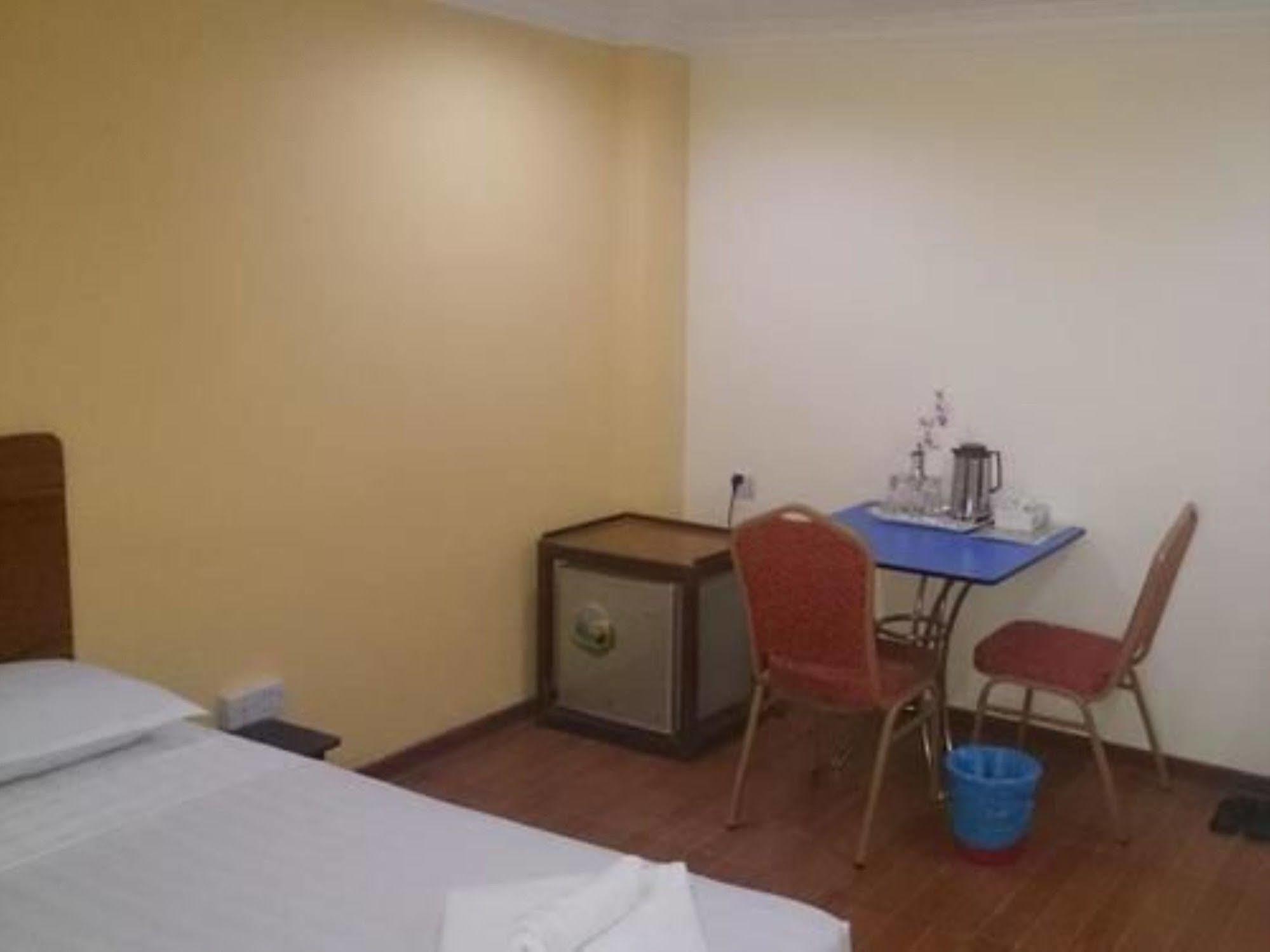Silver Moon Hotel Rangun Kültér fotó